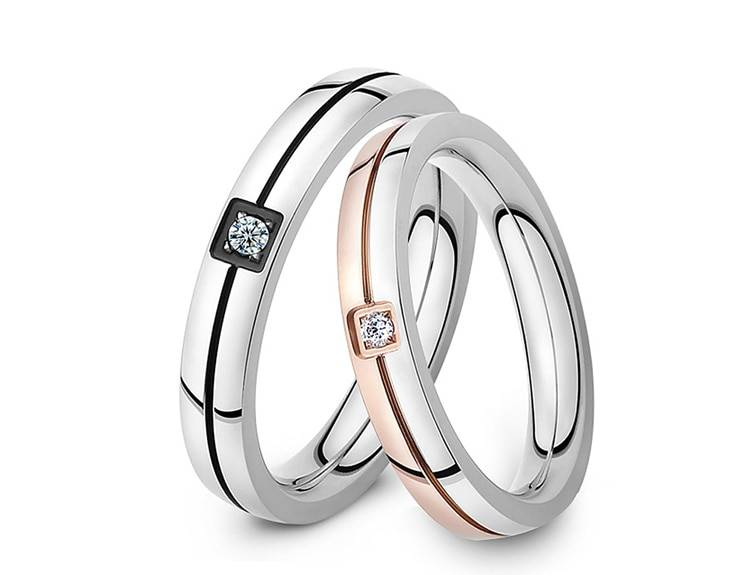 Lokaer mosaïque cubique zircon anneau en acier inoxydable brillant cristal Couple anneau pour toujours amour pour les anneaux de mariage romantiques R19102