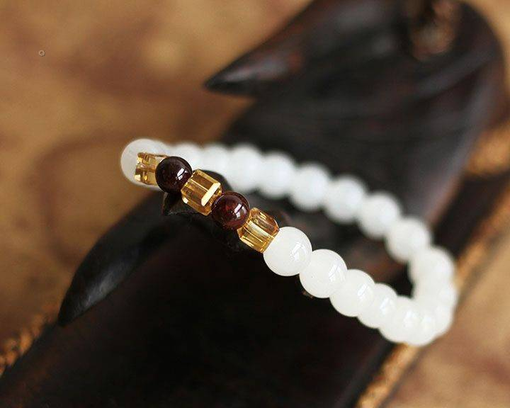 Nouvel été haute qualité grenat naturel blanc calcédoine Bracelets & bracelet pour femmes mode 7 MM perles bijoux en gros