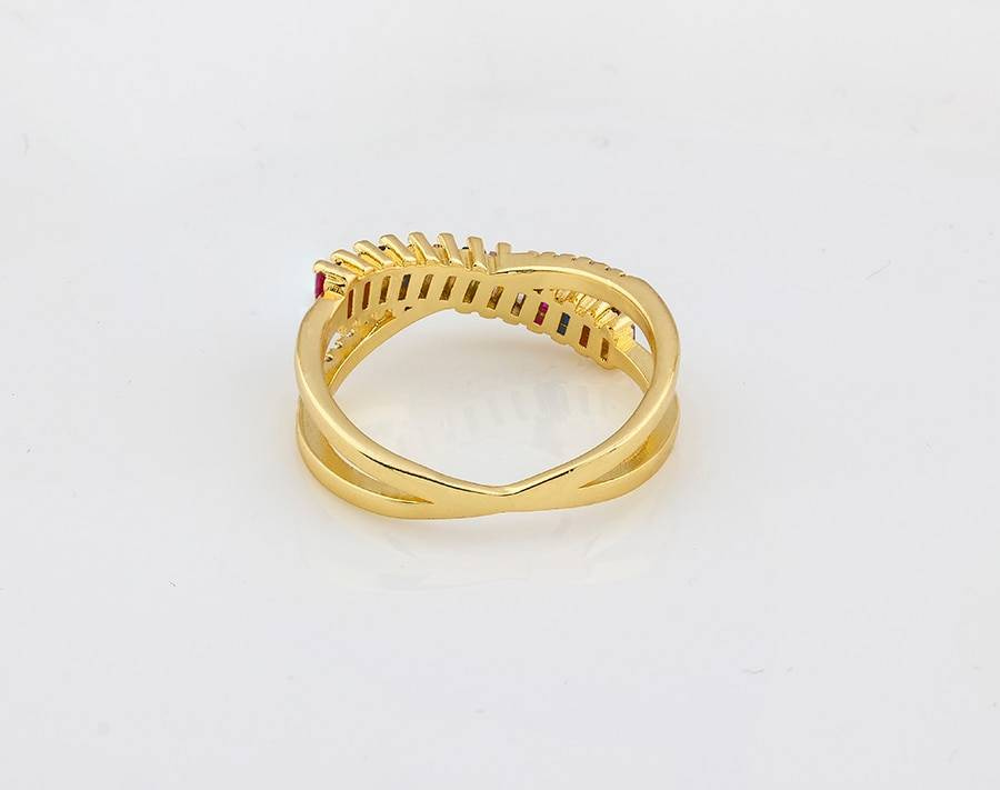 Top qualité mode cuivre CZ arc-en-ciel anneau X croix forme charme bande de mariage pour les femmes parti bijoux originaux