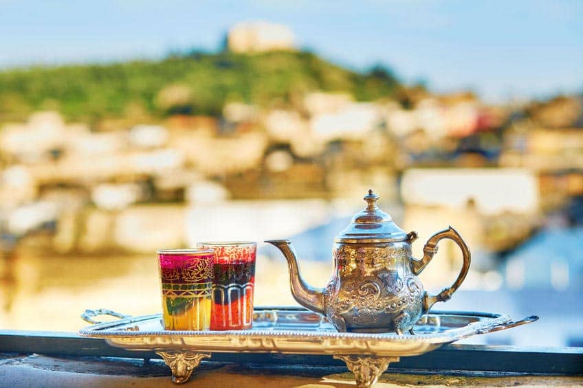 Thé à Marrakech dans hôtel au Maroc