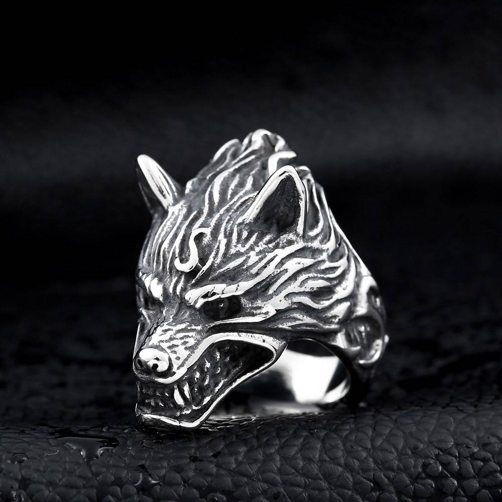 exquisite wolf ring